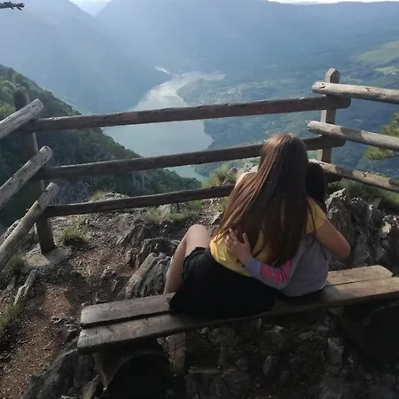 Sara *